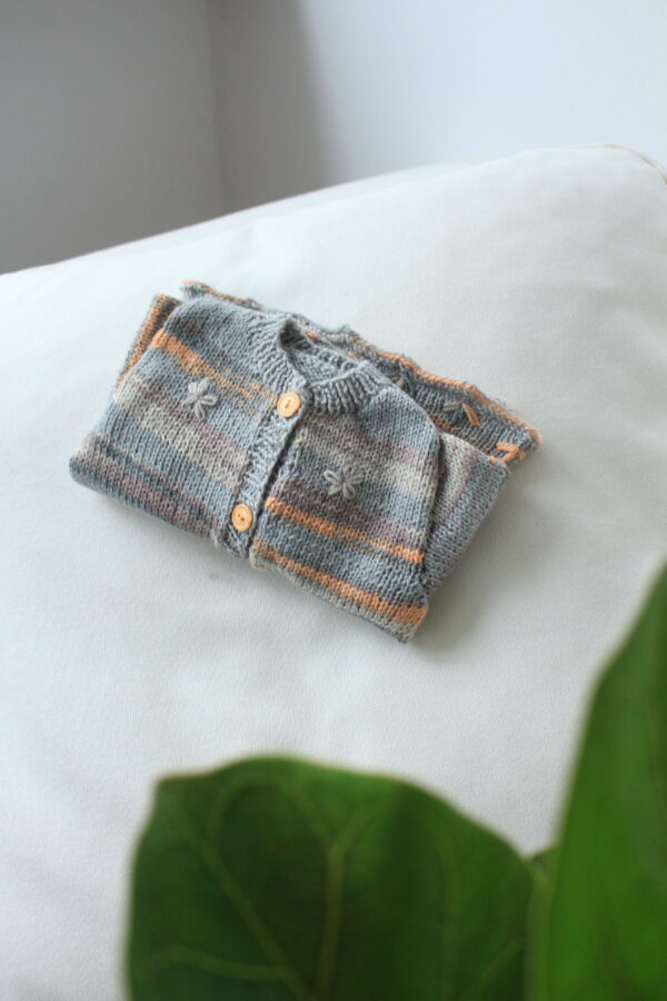 Kinder Strickwesten-Set in Grau, Lila und Orange für Kinder - Image 7