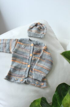 Kinder Strickwesten-Set in Grau, Lila und Orange für Kinder