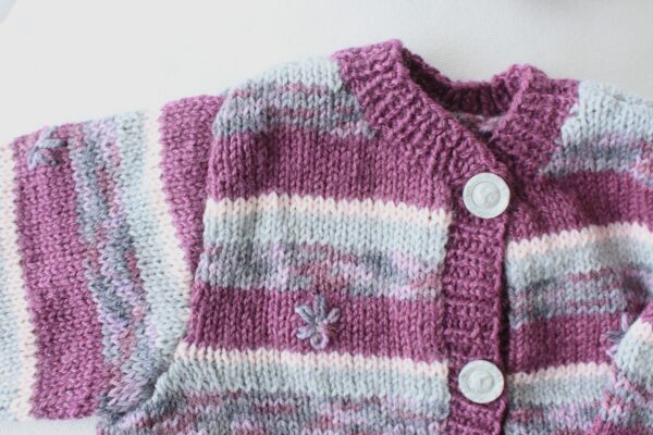 Kinder Strickwesten-Set in Lila, Blau und Weiß für Kinder - Image 5