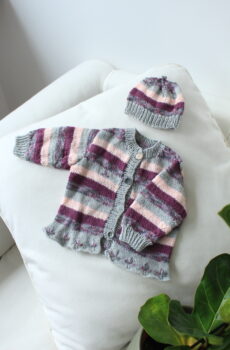 Kinder Strickwesten-Set in Grau, Lila und Rosa für Kinder
