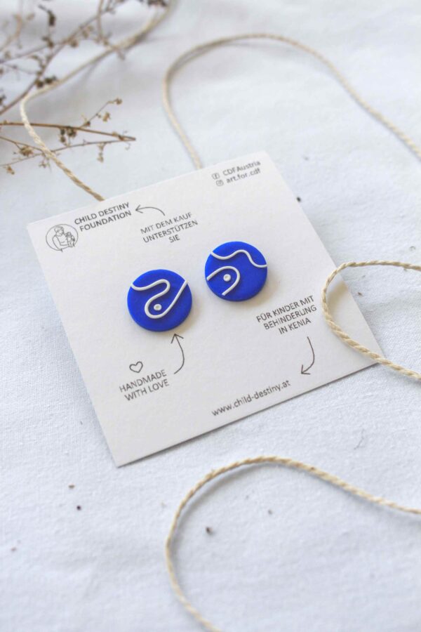Ohrstecker: blau gemustert