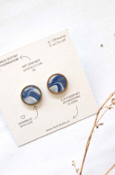 Ohrstecker: blau-weiß mit Fassung