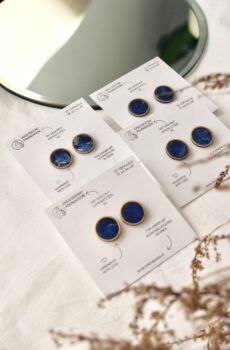 Ohrstecker: blau mit Fassung