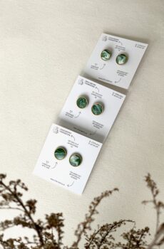 Handgemachte Ohrringe – Marmorierte Grüntöne